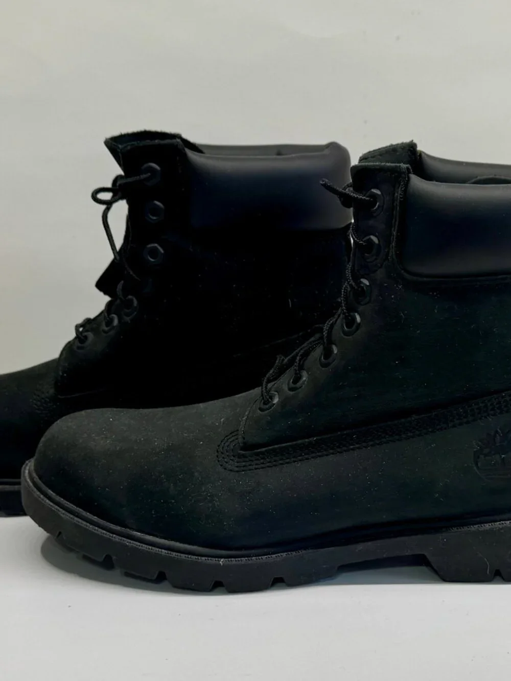 Timberland 6 inch Premium Waterproof Boots - Black Size 8.5M with Hangtag